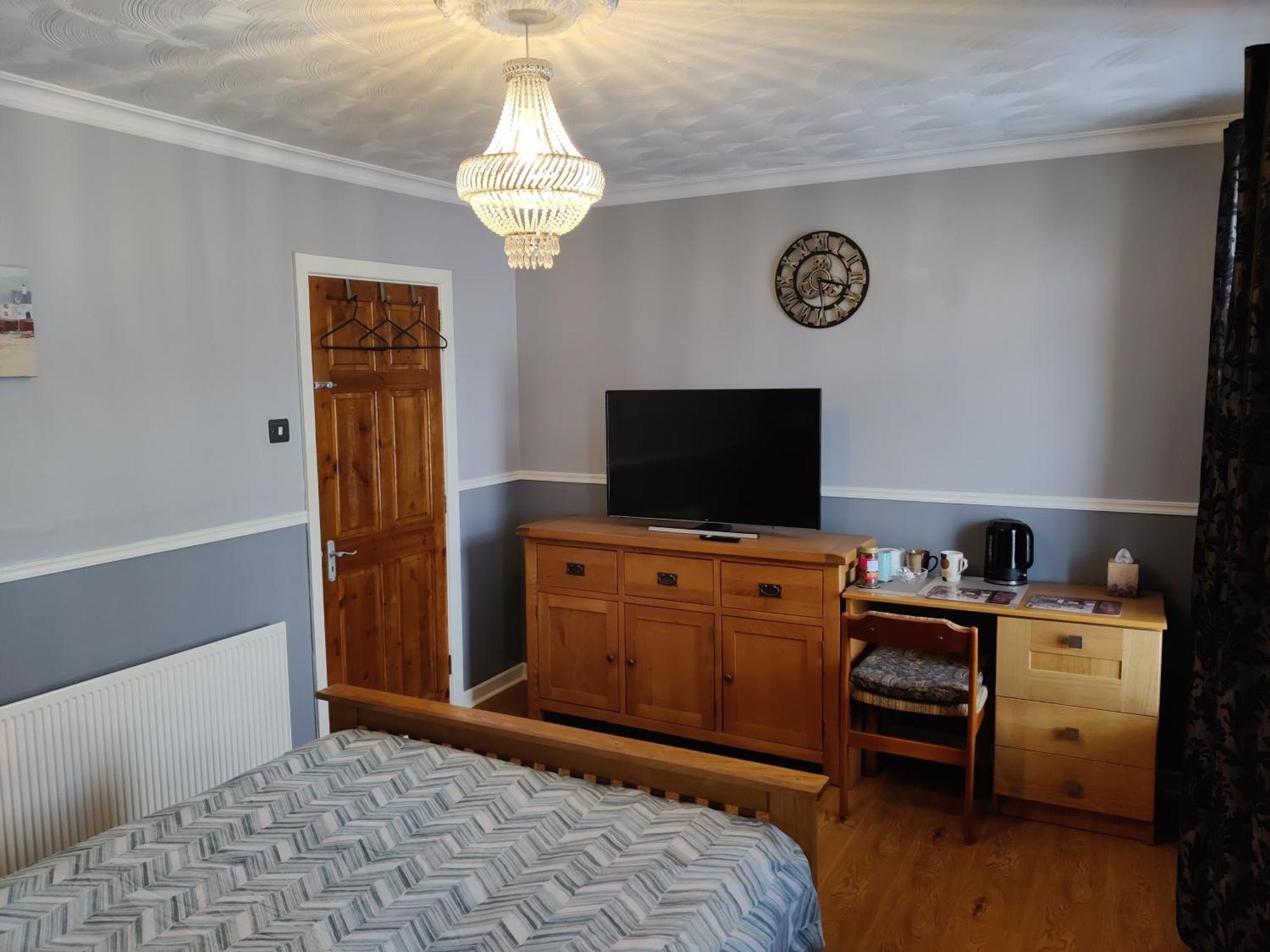 Brads Place -Ballymena Central-New Managent-Fidelity Llc Newly Renovated Welcome Room photo